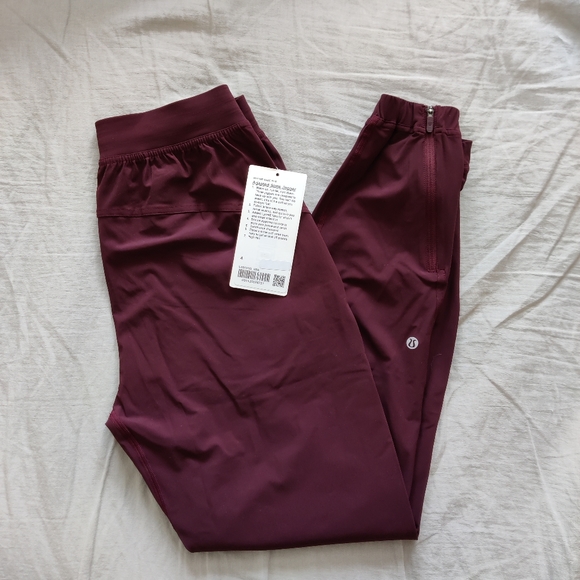 BNWT Lululemon Adapted State Jogger, Cassis size 4 - Picture 1 of 6